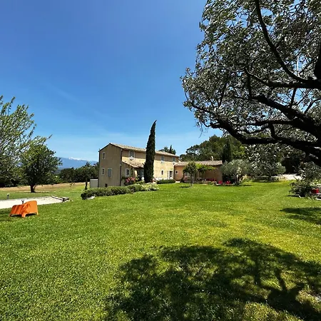 Au Clair Ventoux - *